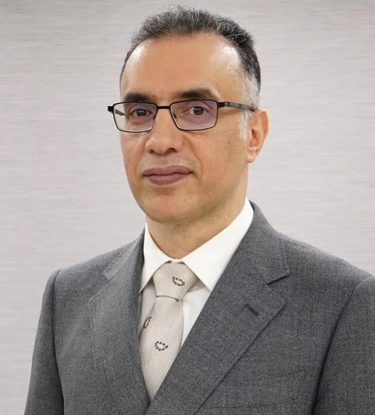 الدكتور بابك معتقدي أخصائي جراحة التجميل