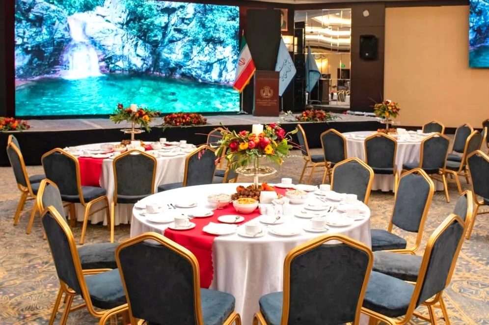 Hotel parsian azadi 16