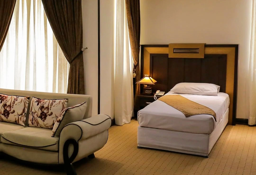 هۆتێل گوستەرش