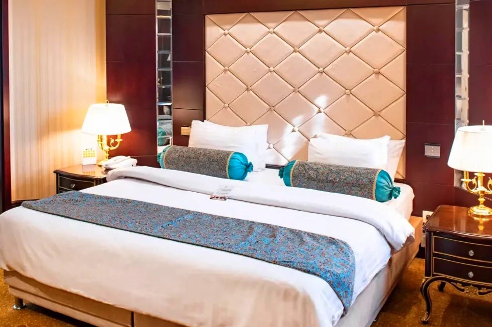 Hotel parsian azadi 103