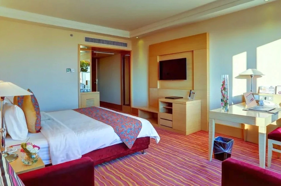 Hotel parsian azadi 8